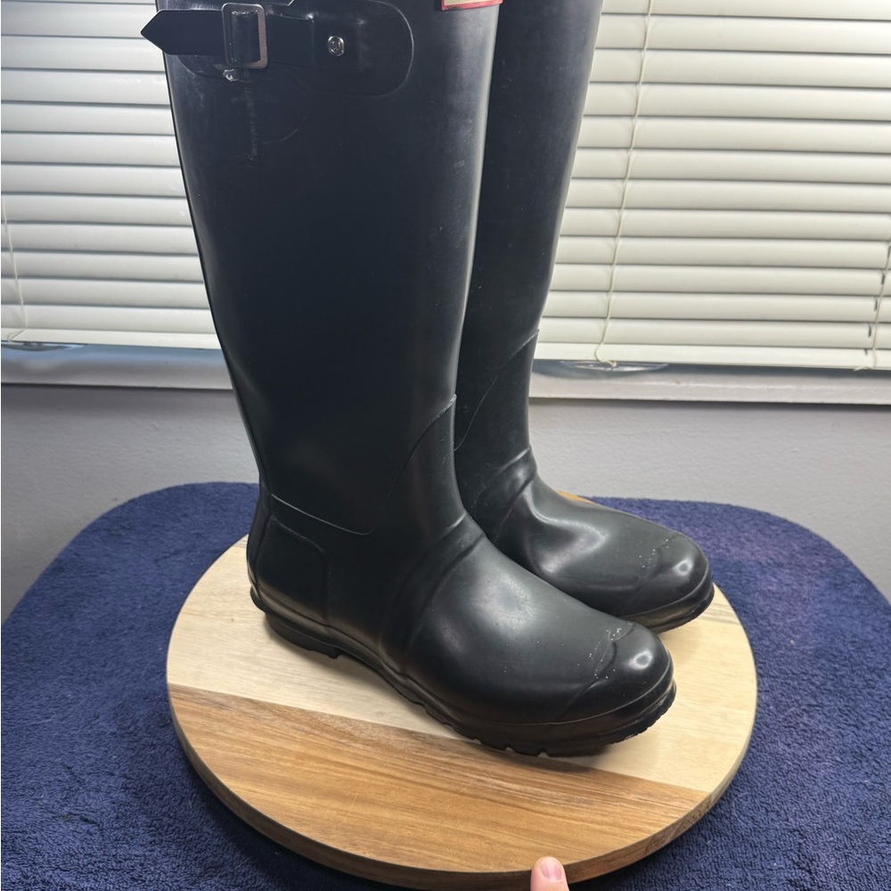Hunter Gray Patterned Boots (Men’s 9 Women’s 10)